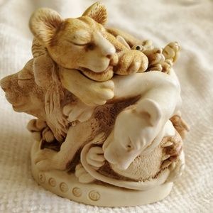 Vintage Harmony Kingdom "Faux Paw"